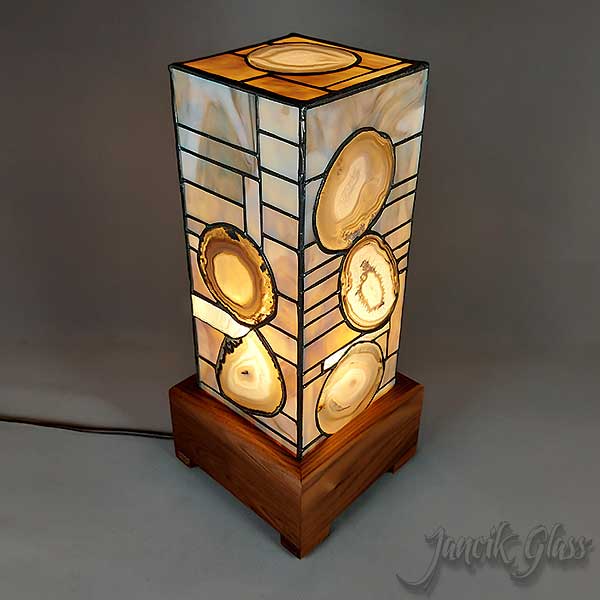 Medium Agate Lamp